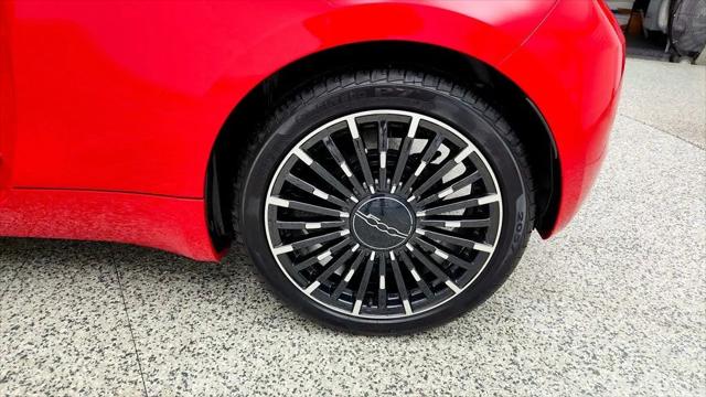 2024 Fiat 500e INSPI(RED) FWD
