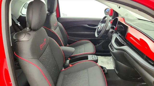 2024 Fiat 500e INSPI(RED) FWD