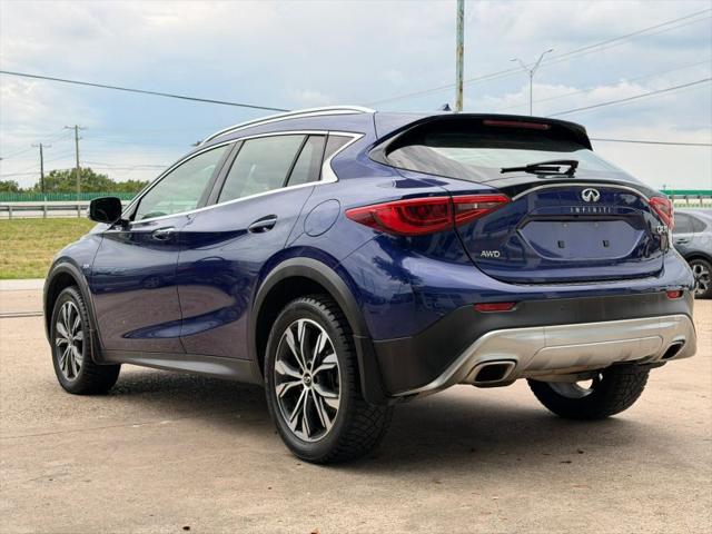 2017 INFINITI QX30 Premium