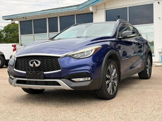 2017 INFINITI QX30 Premium