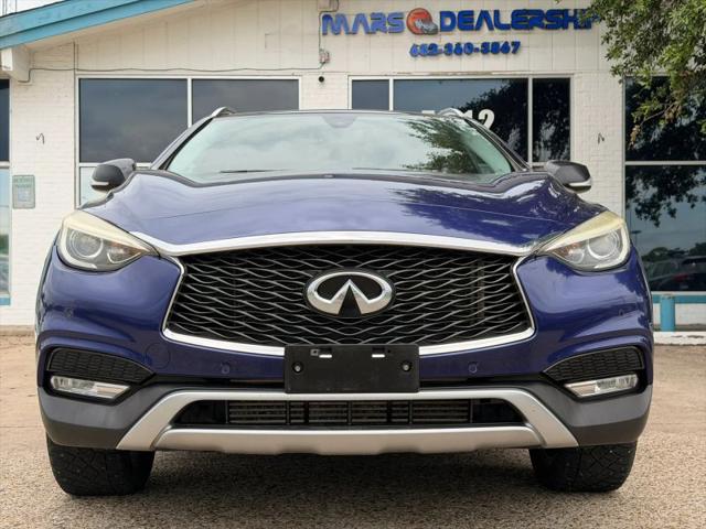 2017 INFINITI QX30 Premium