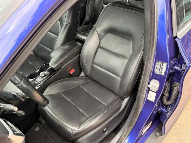 2017 INFINITI QX30 Premium