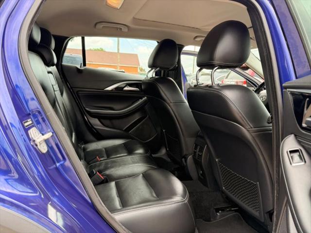 2017 INFINITI QX30 Premium