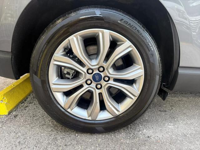 2022 Ford Edge Titanium