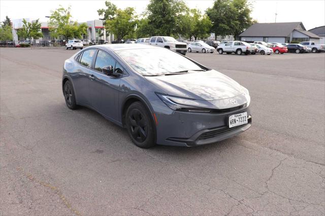 2025 Toyota Prius LE