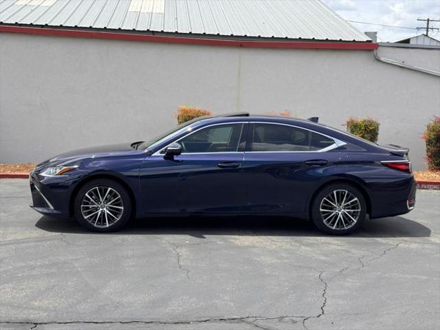 2023 Lexus ES 300h 300h