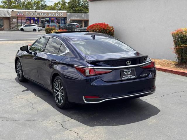 2023 Lexus ES 300h 300h