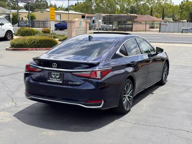 2023 Lexus ES 300h 300h