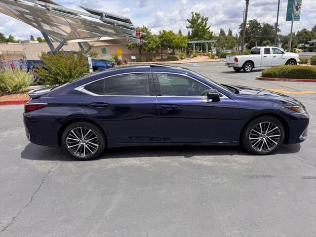 2023 Lexus ES 300h 300h