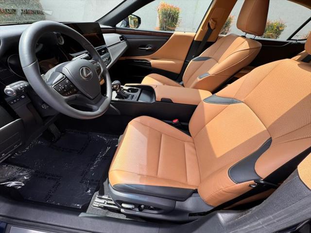 2023 Lexus ES 300h 300h