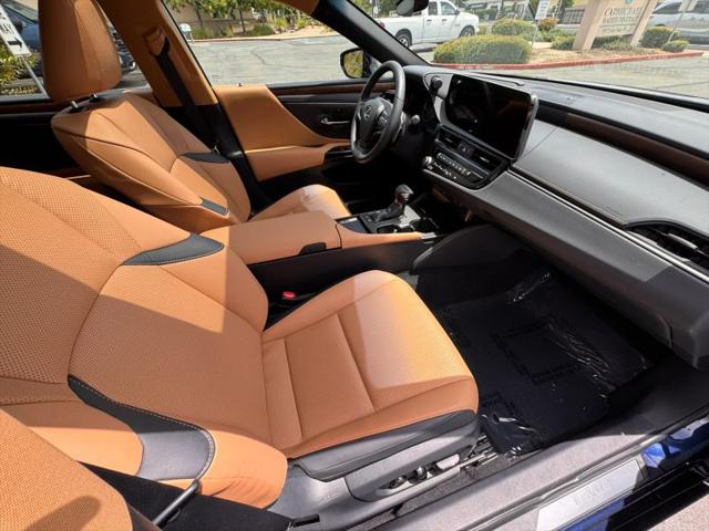 2023 Lexus ES 300h 300h