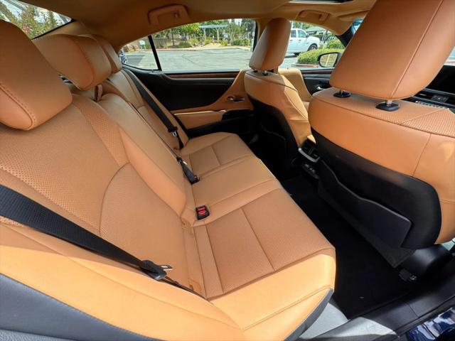 2023 Lexus ES 300h 300h