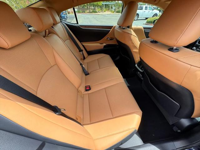 2023 Lexus ES 300h 300h
