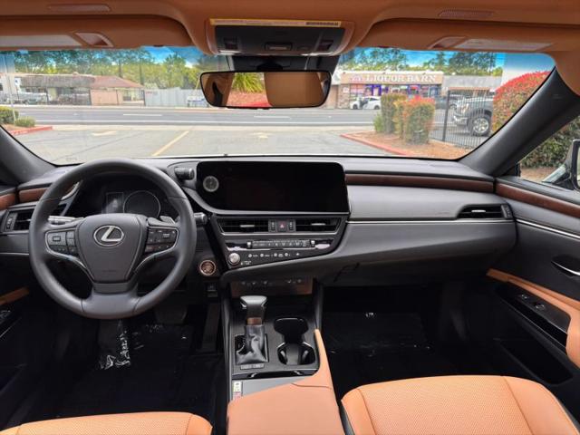 2023 Lexus ES 300h 300h