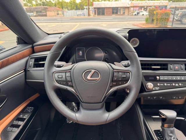 2023 Lexus ES 300h 300h