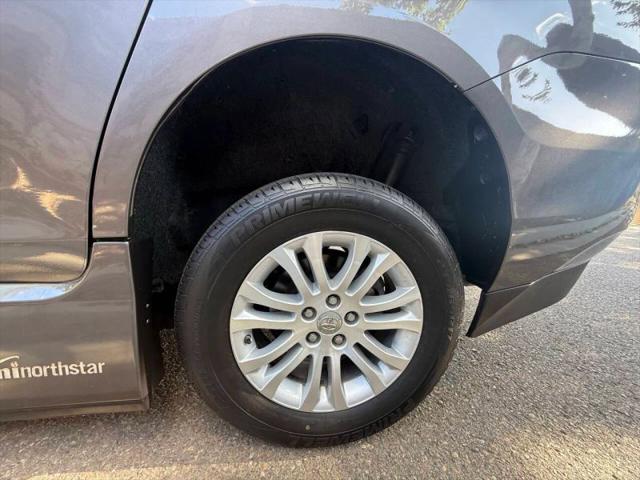 2013 Toyota Sienna XLE V6 8 Passenger