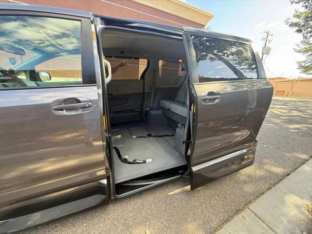 2013 Toyota Sienna XLE V6 8 Passenger