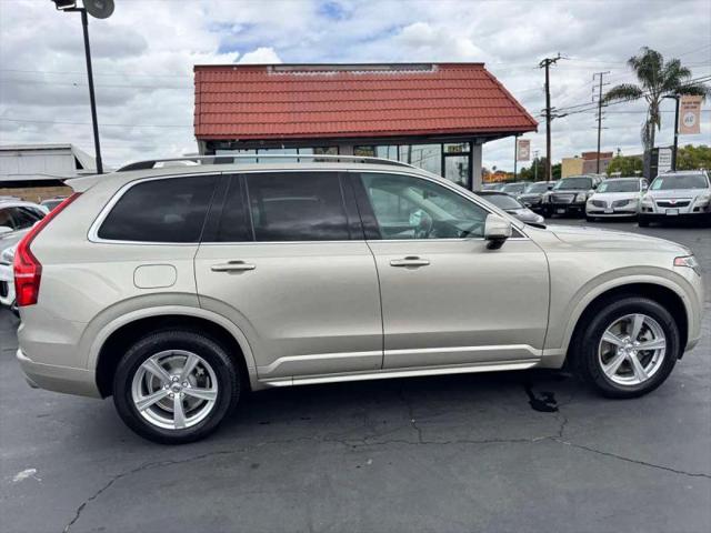 2016 Volvo XC90 T5 Momentum