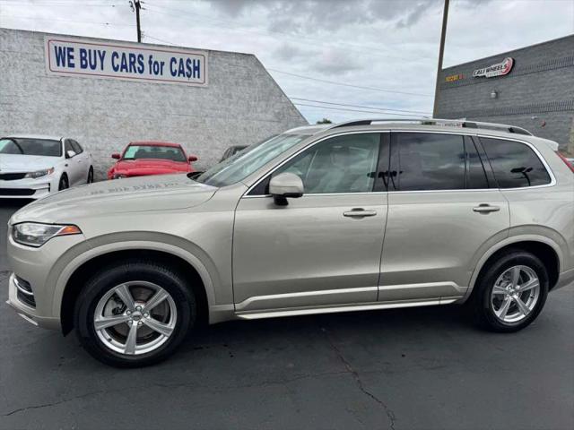2016 Volvo XC90 T5 Momentum