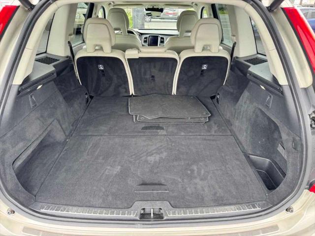 2016 Volvo XC90 T5 Momentum