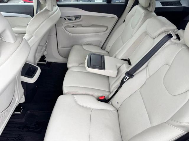 2016 Volvo XC90 T5 Momentum