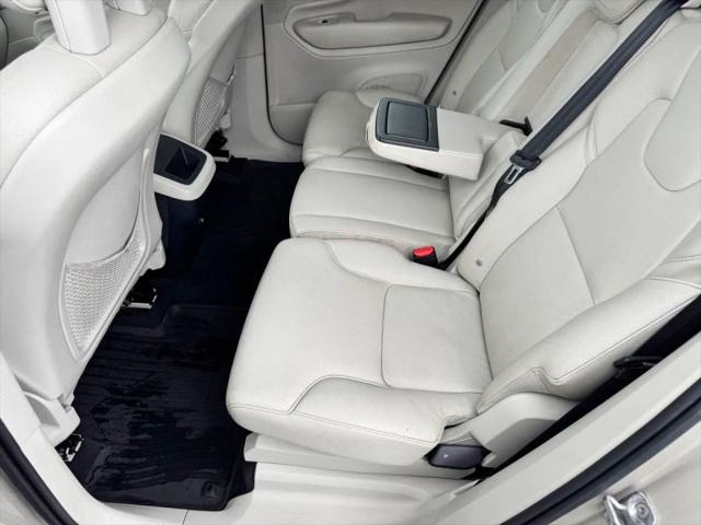 2016 Volvo XC90 T5 Momentum