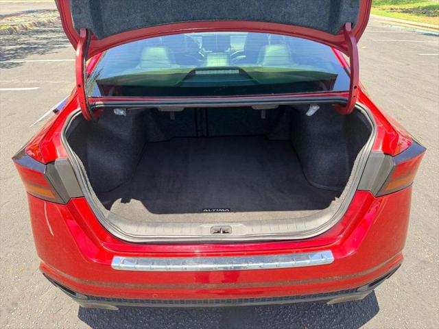 2023 Nissan Altima SR FWD