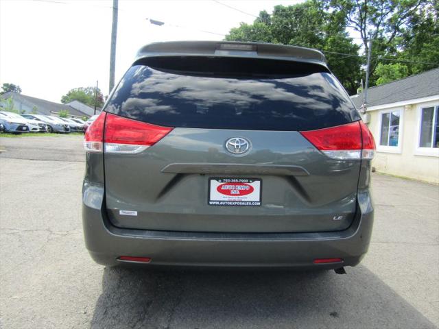 2013 Toyota Sienna LE V6 8 Passenger