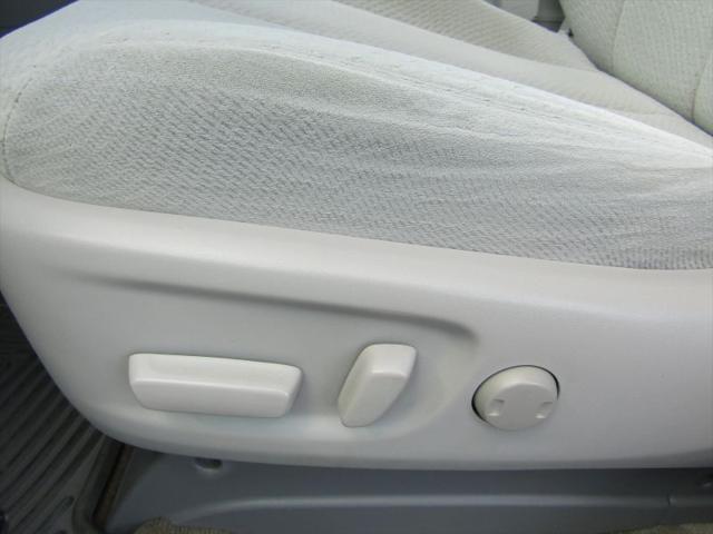 2013 Toyota Sienna LE V6 8 Passenger