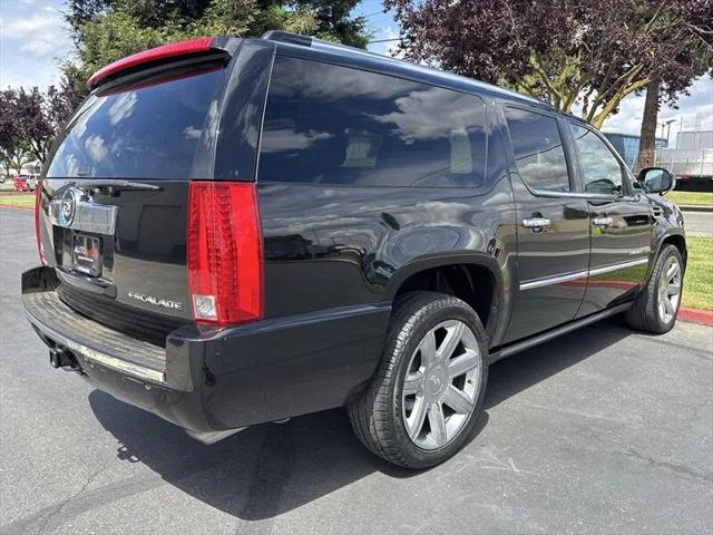 2011 Cadillac Escalade ESV Platinum Edition