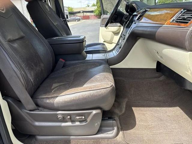 2011 Cadillac Escalade ESV Platinum Edition