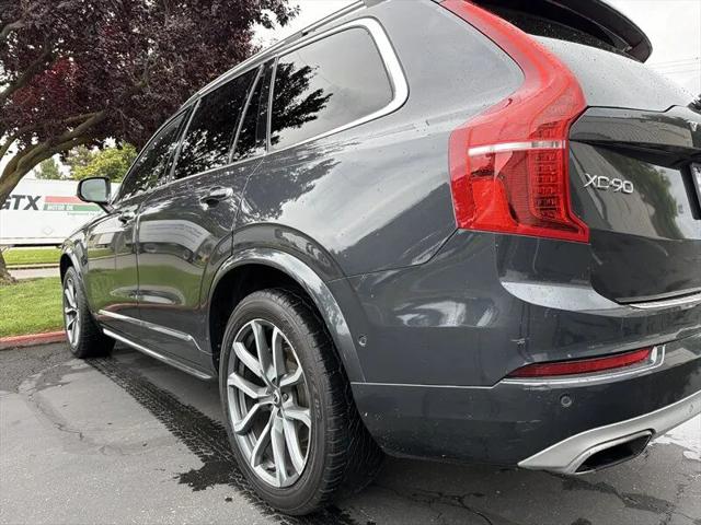 2017 Volvo XC90 T6 Momentum