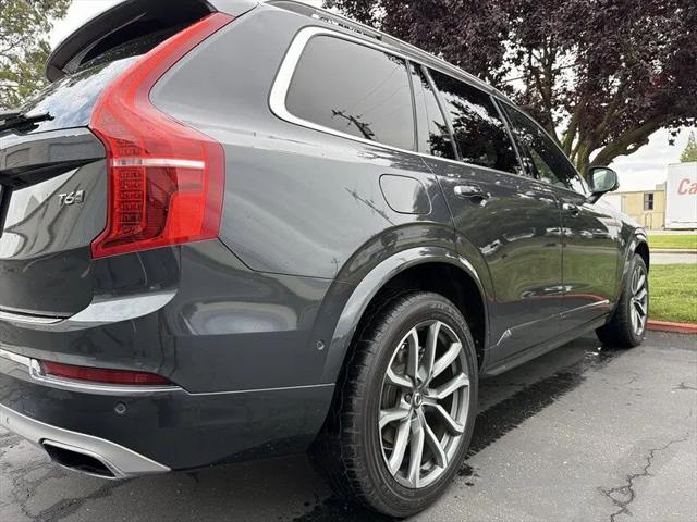 2017 Volvo XC90 T6 Momentum