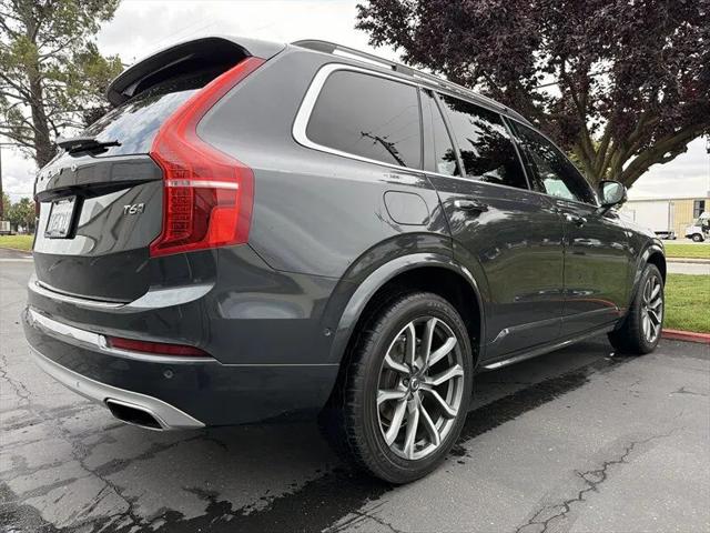 2017 Volvo XC90 T6 Momentum