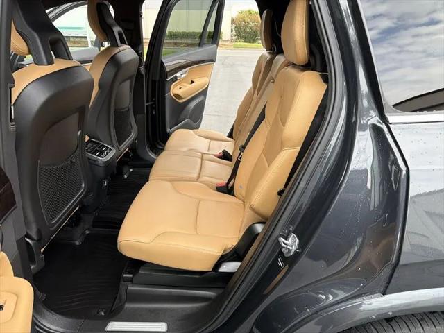 2017 Volvo XC90 T6 Momentum