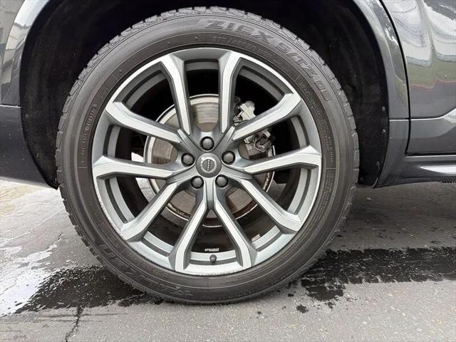 2017 Volvo XC90 T6 Momentum