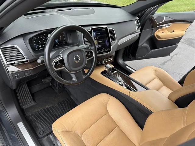 2017 Volvo XC90 T6 Momentum