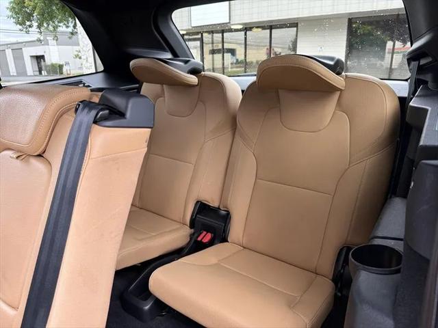2017 Volvo XC90 T6 Momentum
