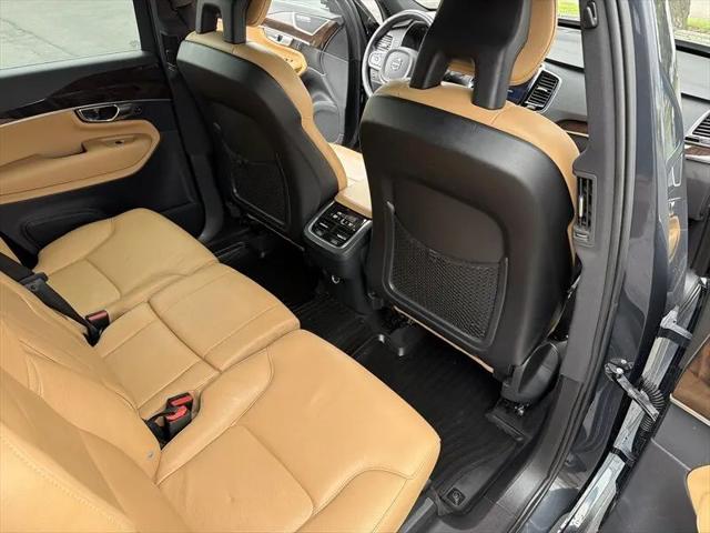2017 Volvo XC90 T6 Momentum
