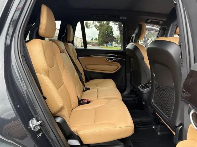 2017 Volvo XC90 T6 Momentum