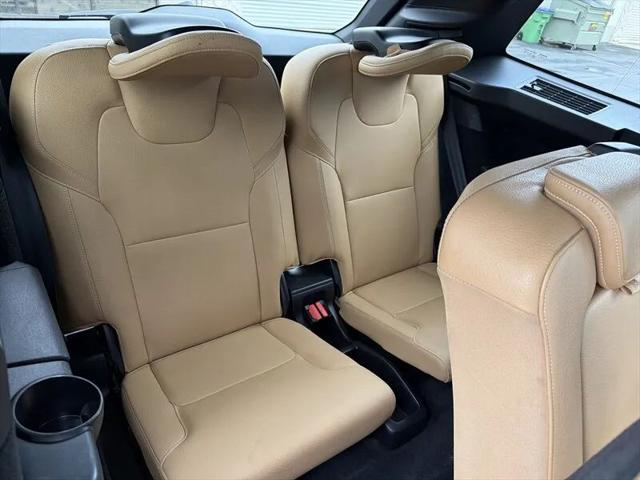 2017 Volvo XC90 T6 Momentum