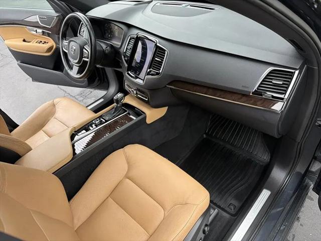 2017 Volvo XC90 T6 Momentum