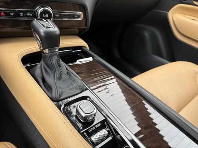 2017 Volvo XC90 T6 Momentum
