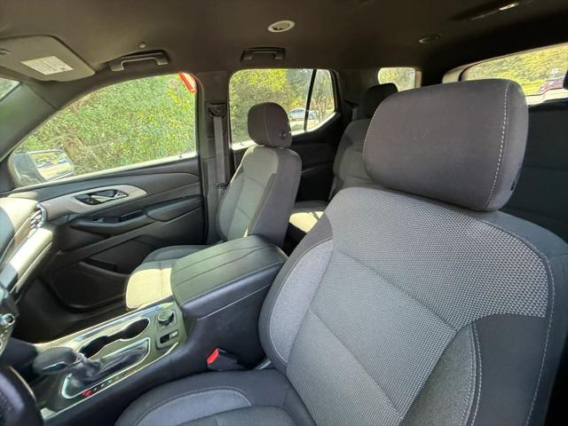 2022 Chevrolet Traverse AWD LT Cloth