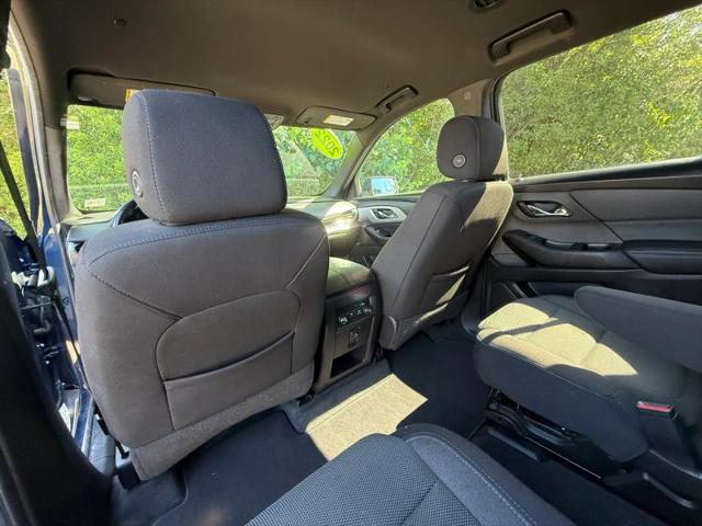 2022 Chevrolet Traverse AWD LT Cloth