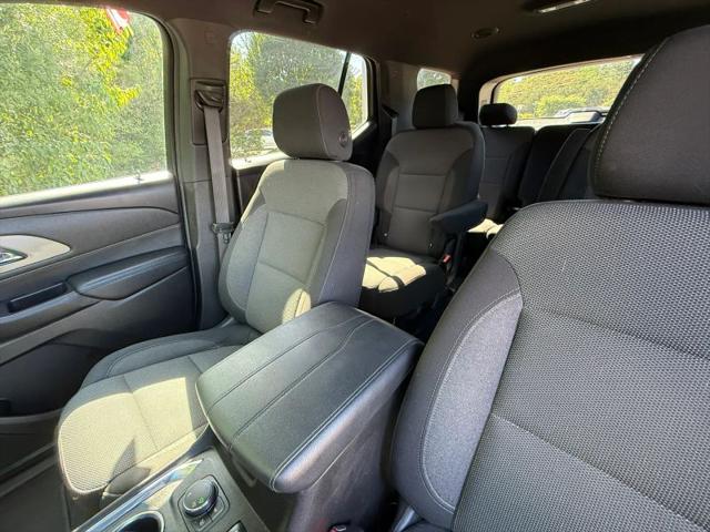 2022 Chevrolet Traverse AWD LT Cloth
