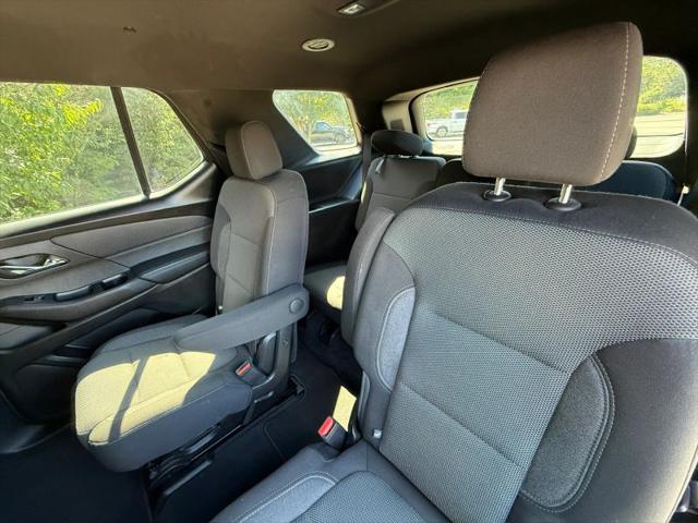 2022 Chevrolet Traverse AWD LT Cloth