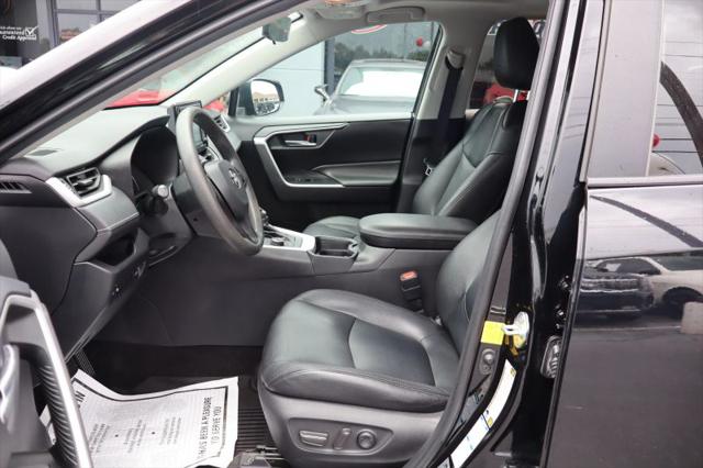 2020 Toyota RAV4 Hybrid XLE