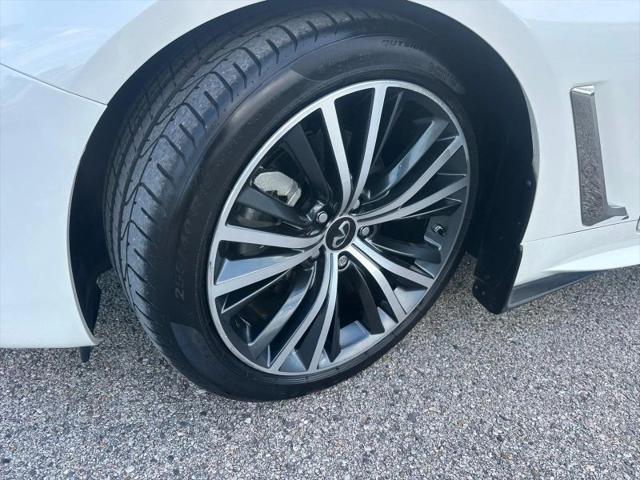 2022 INFINITI Q60 LUXE