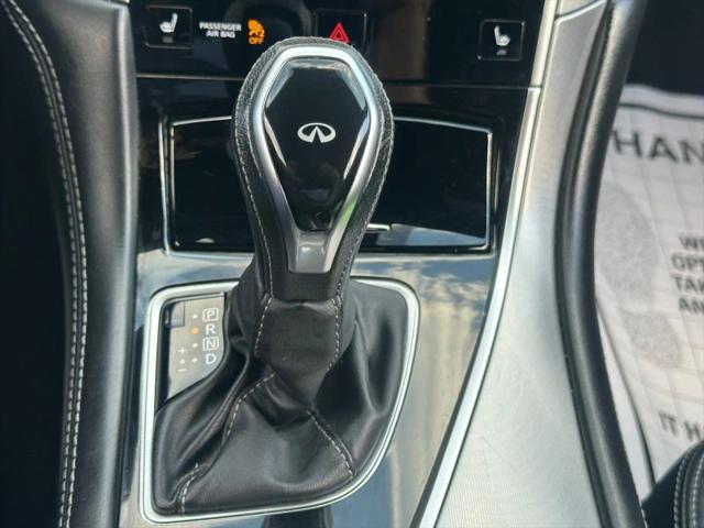2022 INFINITI Q60 LUXE